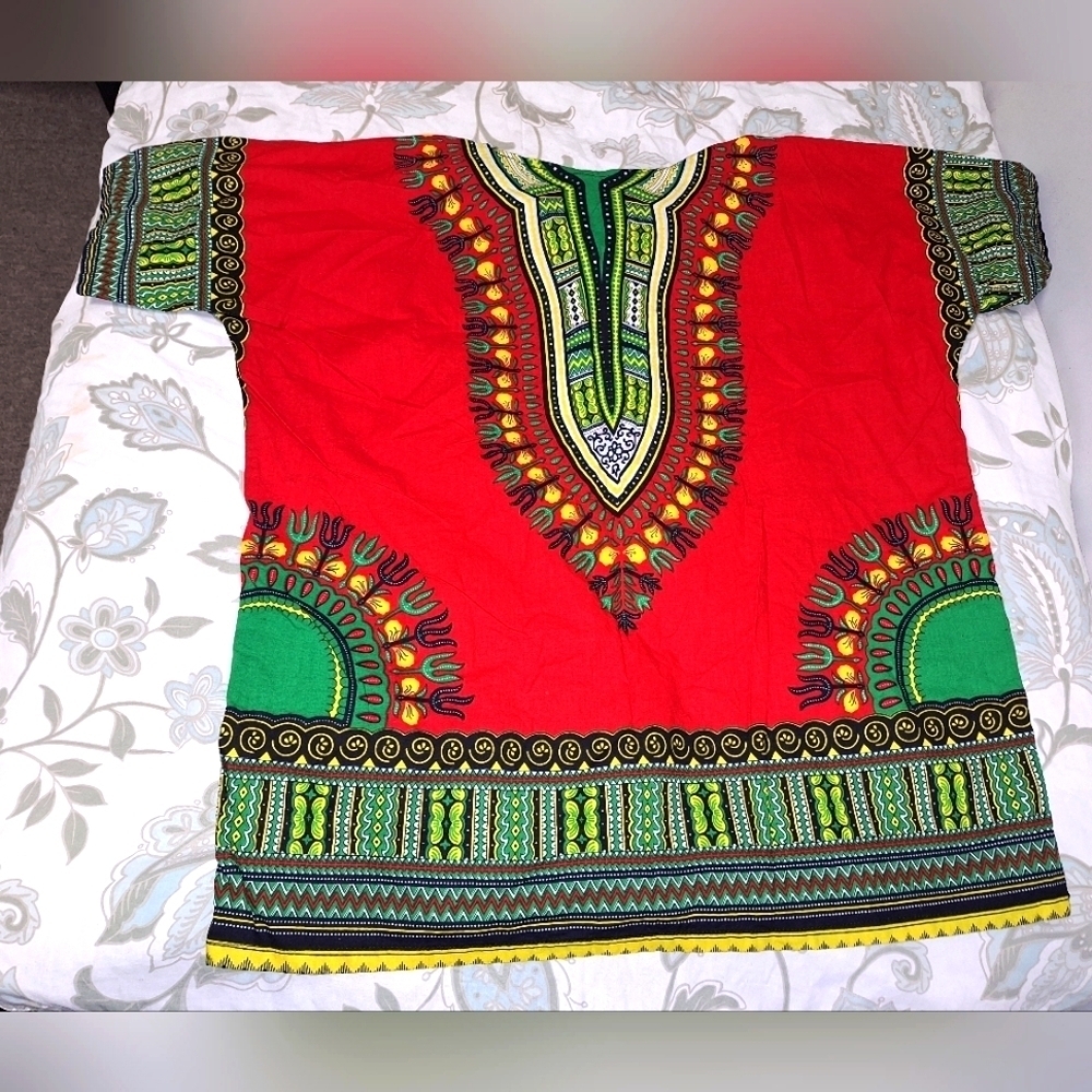 A TIA colorful Dashiki Tunic top. One size fits most. EUC.